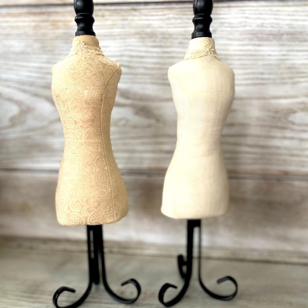 EUC VINTAGE MANNEQUIN PIN CUSHIONS